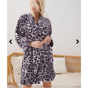 NWT embraceable short robe fierce feline grand grey